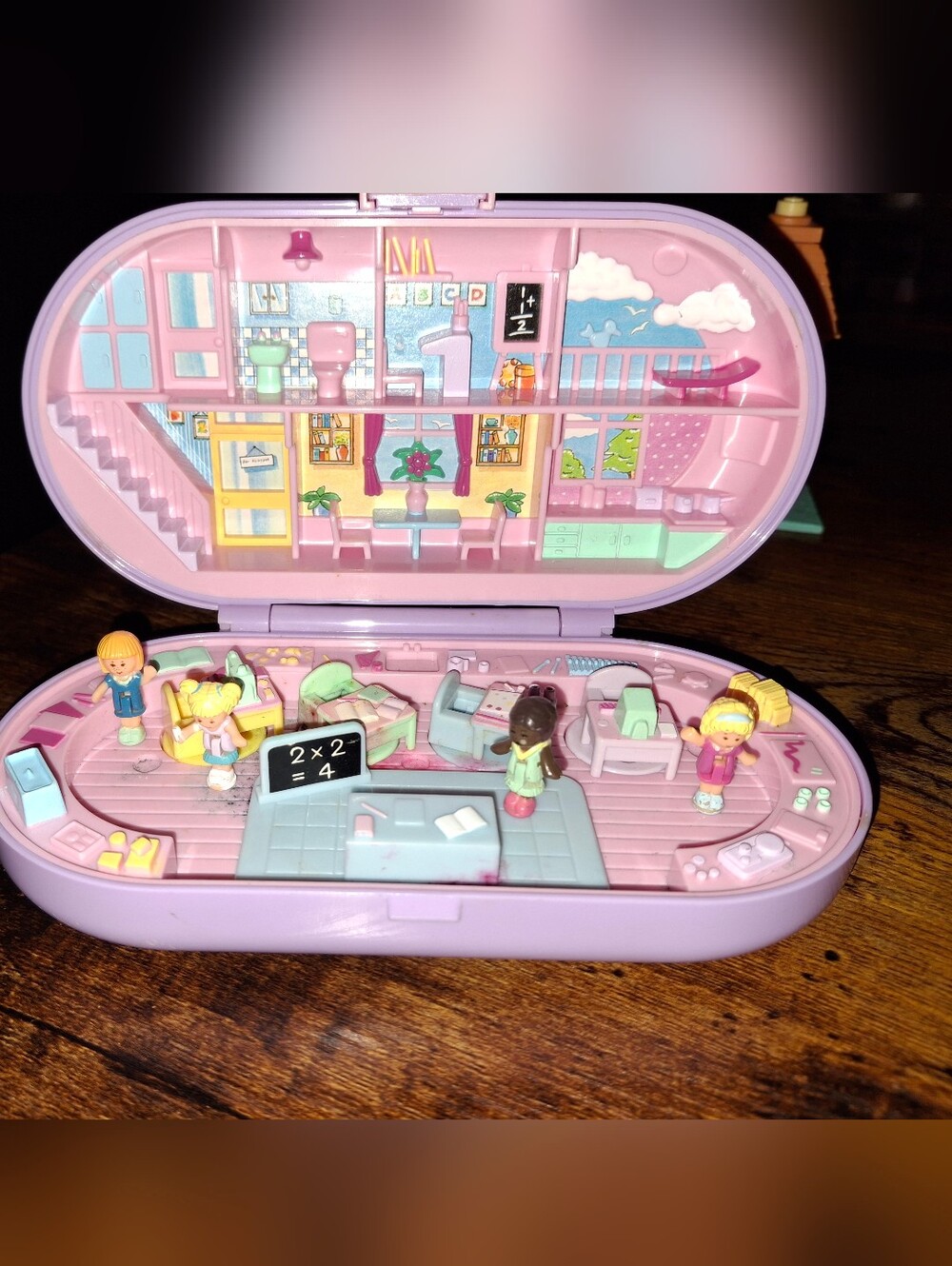 1992 Vintage Polly Pocket Stamping School W/4 dolls